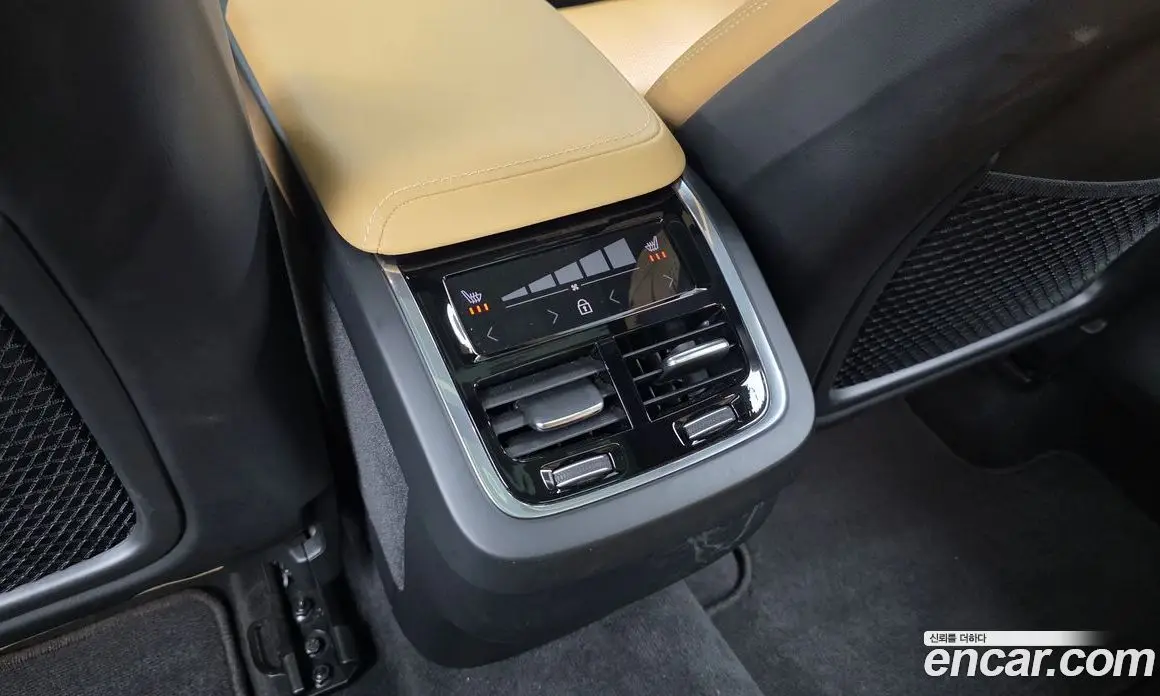 Volvo XC60 2021 2.0 автомат (гидро), фото 25