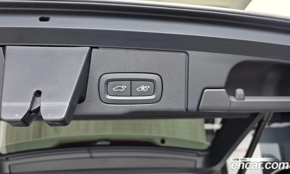 Volvo XC60 2021 2.0 автомат (гидро), фото 31