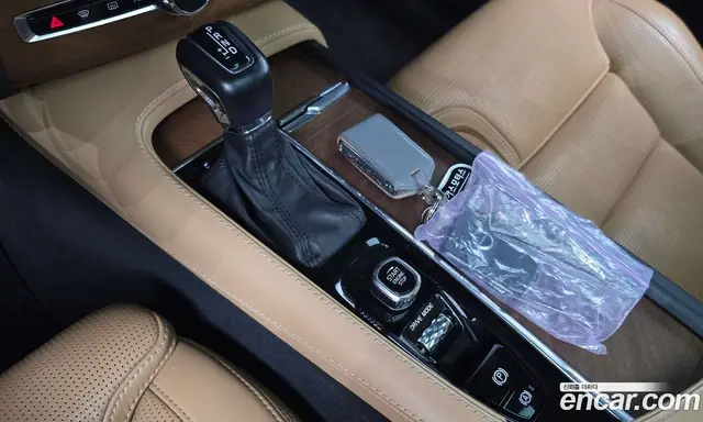 Volvo XC90 2019 2.0 автомат (гидро), миниатюра 11