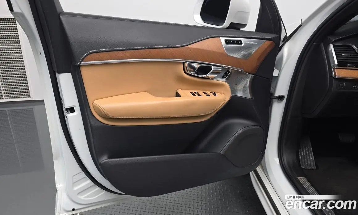 Volvo XC90 2019 2.0 автомат (гидро), фото 13