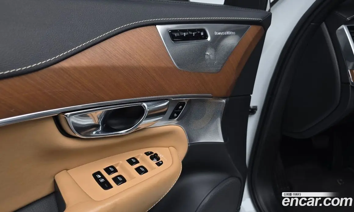 Volvo XC90 2019 2.0 автомат (гидро), фото 32