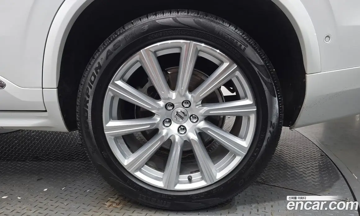Volvo XC90 2019 2.0 автомат (гидро), фото 6