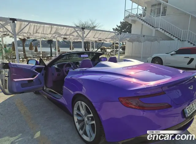 Aston Martin Vanquish 2015 5.9 автомат (гидро), миниатюра 2