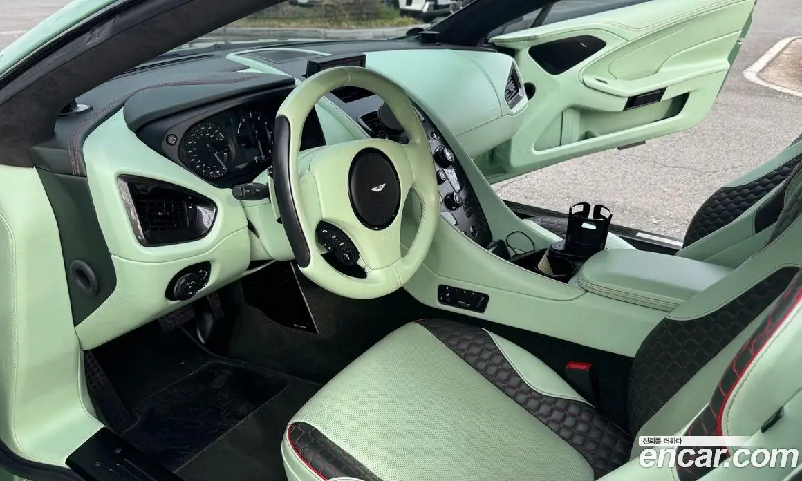 Aston Martin Vanquish 2016 5.9 автомат (гидро), фото 14