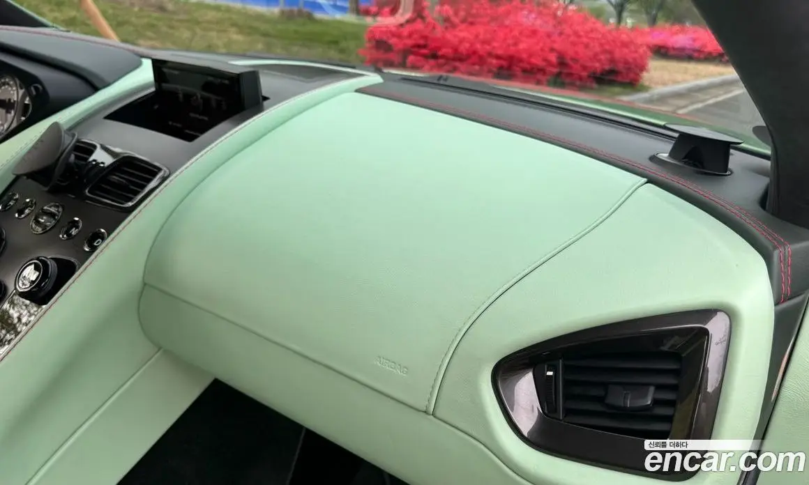 Aston Martin Vanquish 2016 5.9 автомат (гидро), фото 15