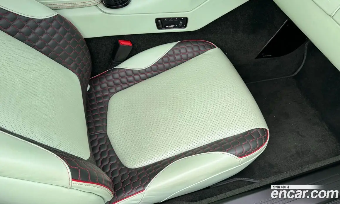 Aston Martin Vanquish 2016 5.9 автомат (гидро), фото 17