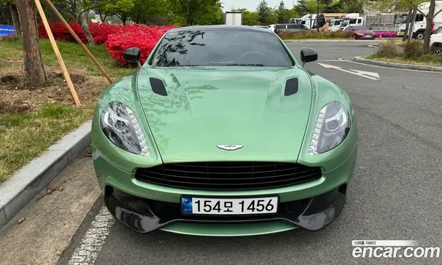 Aston Martin Vanquish 2016 5.9 автомат (гидро), миниатюра 3