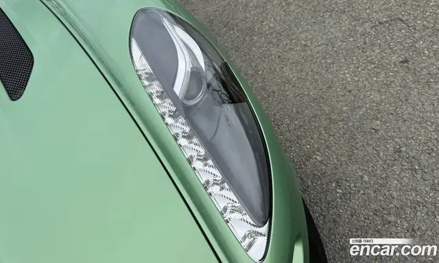 Aston Martin Vanquish 2016 5.9 автомат (гидро), миниатюра 8