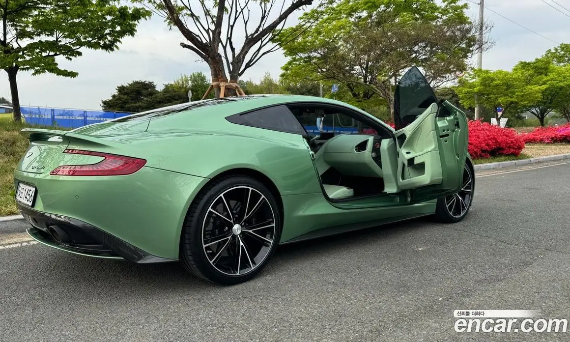 Aston Martin Vanquish 2016 5.9 автомат (гидро), фото 10