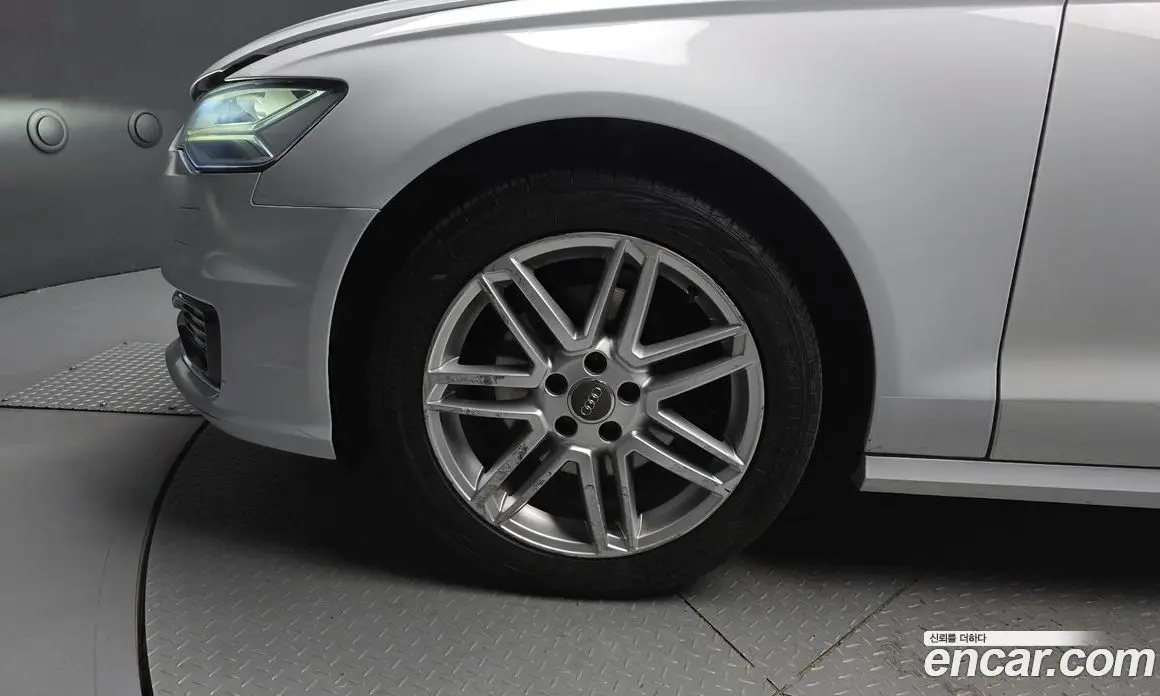 Audi A6 2016 2.0 автомат (гидро), фото 5