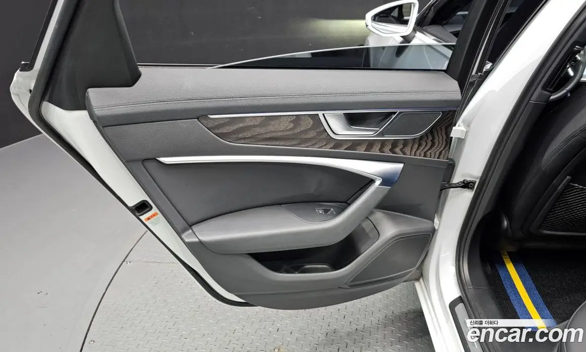 Audi A6 2019 2.0 автомат (гидро), фото 14