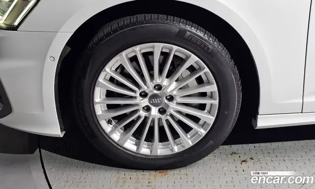 Audi A6 2019 2.0 автомат (гидро), миниатюра 4
