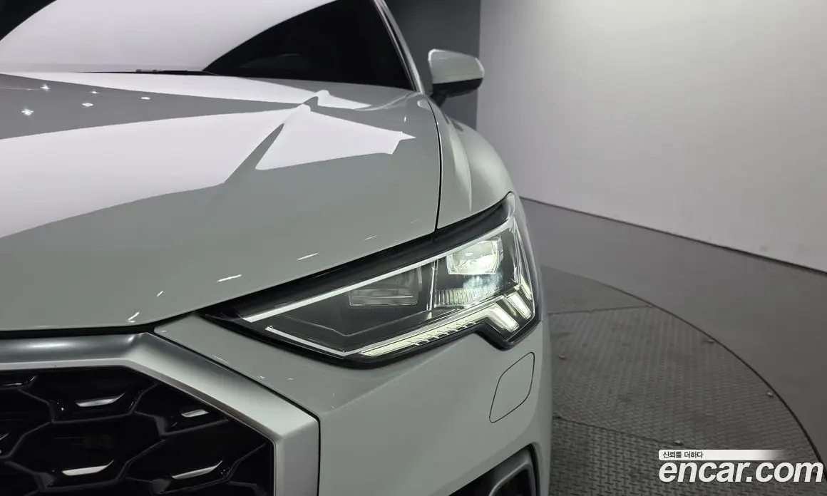 Audi Q3 2022 2.0 автомат (гидро), фото 8
