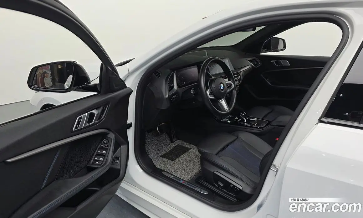 BMW 1 серия 2023 2.0 автомат (гидро), фото 13