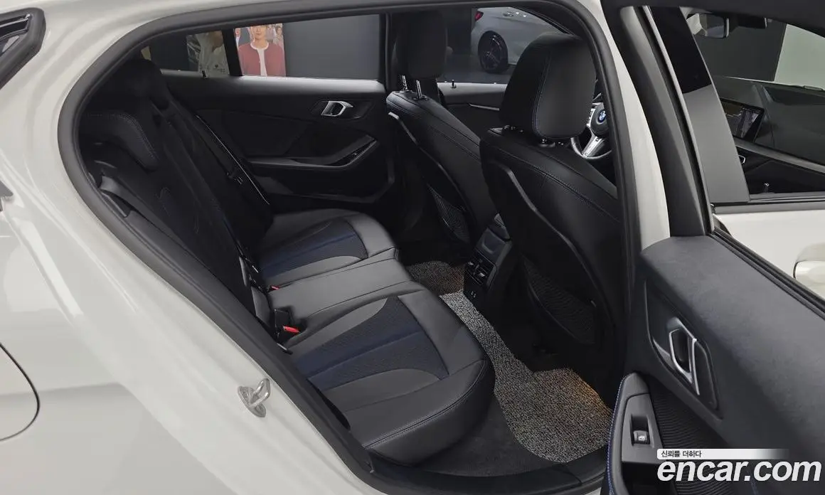 BMW 1 серия 2023 2.0 автомат (гидро), фото 17