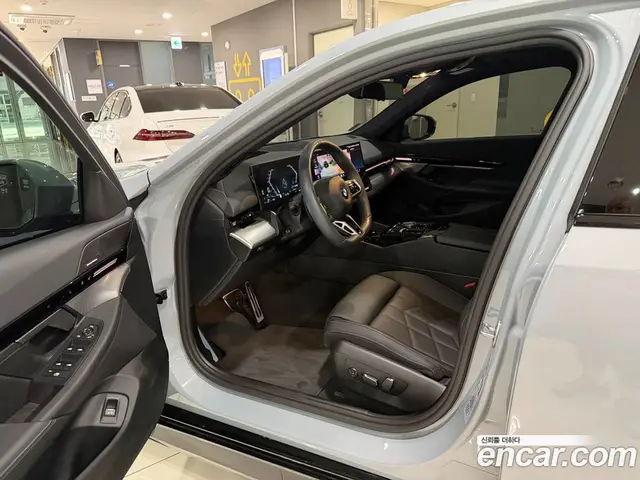 BMW 5 серия 2024 2.0 автомат (гидро), миниатюра 10