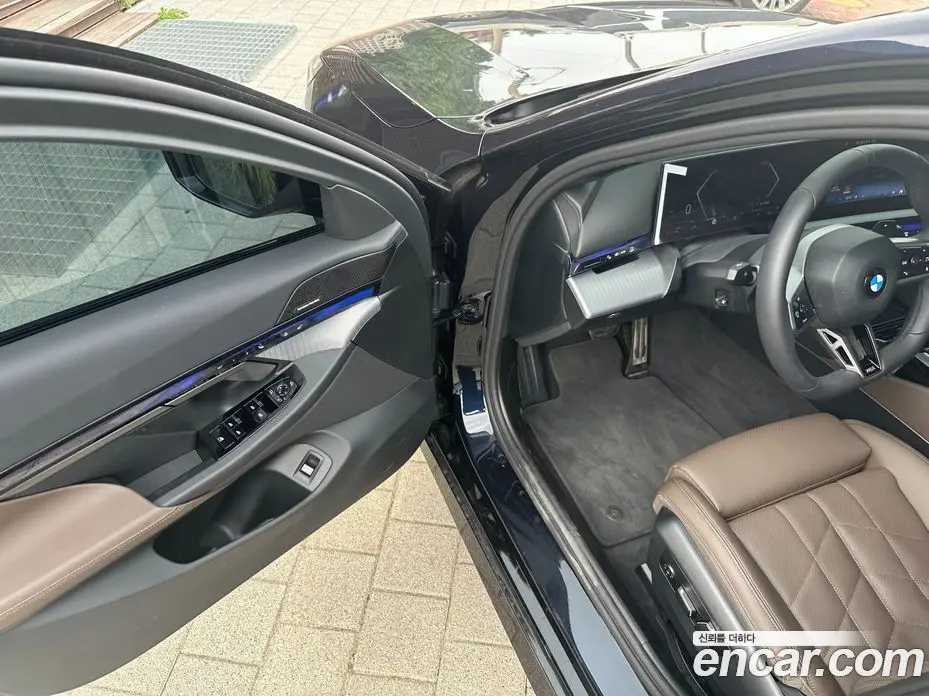 BMW 5 серия 2025 2.0 автомат (гидро), фото 11