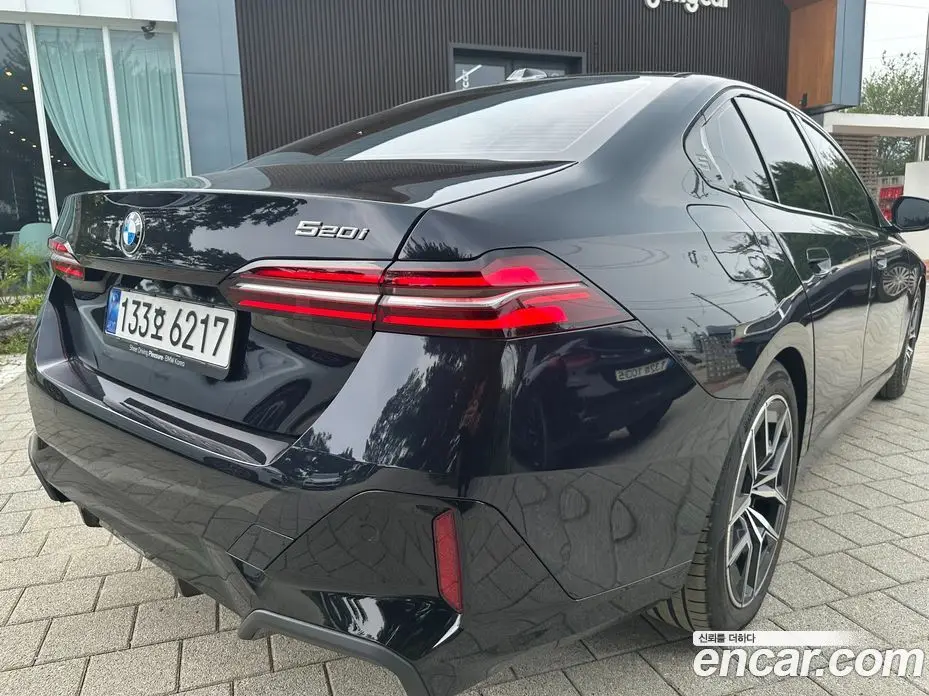 BMW 5 серия 2025 2.0 автомат (гидро), фото 17