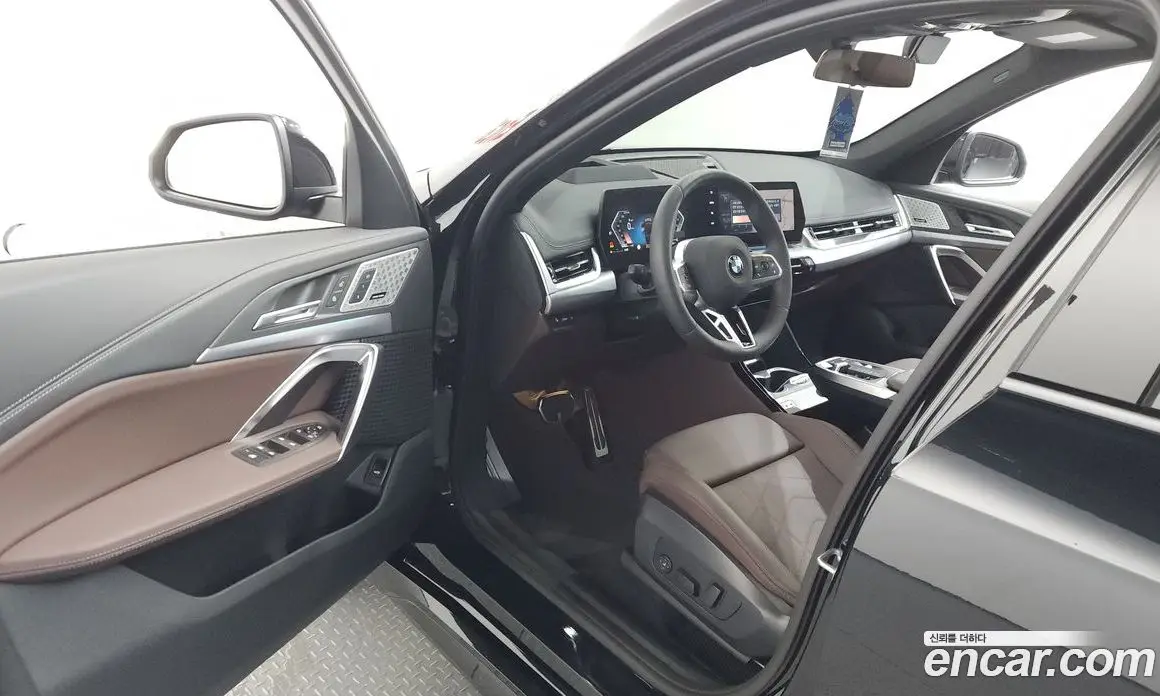 BMW X1 2025 2.0 автомат (гидро), фото 13
