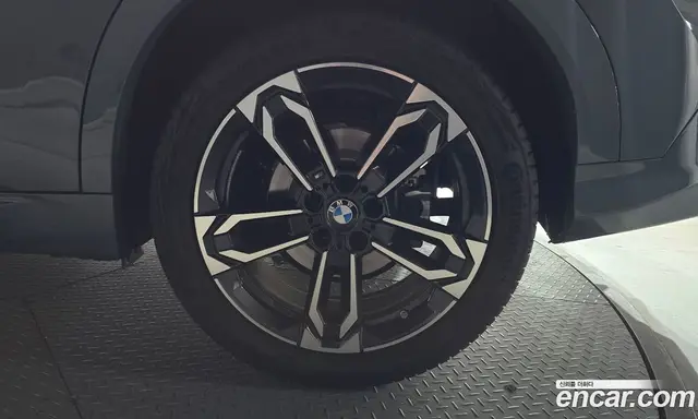 BMW X2 2025 2.0 автомат (гидро), миниатюра 7