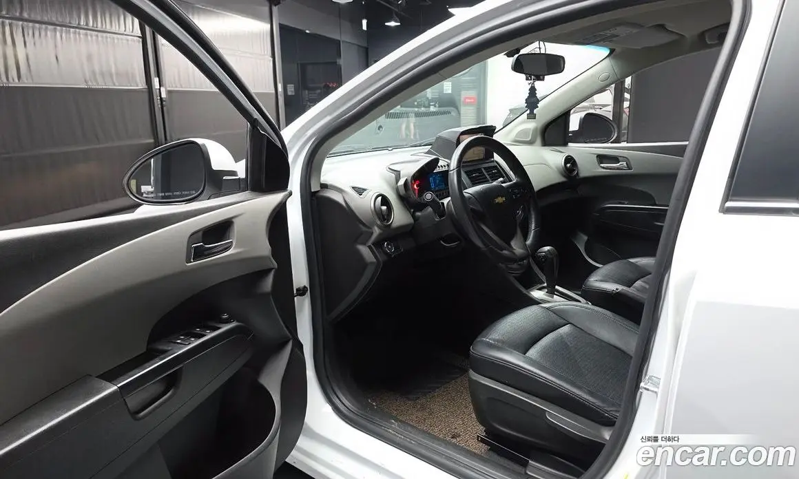 Chevrolet Aveo 2012 1.6 автомат (гидро), фото 13