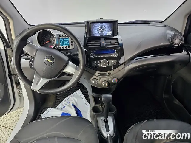 Chevrolet Spark 2012 1.0 автомат (гидро), миниатюра 4