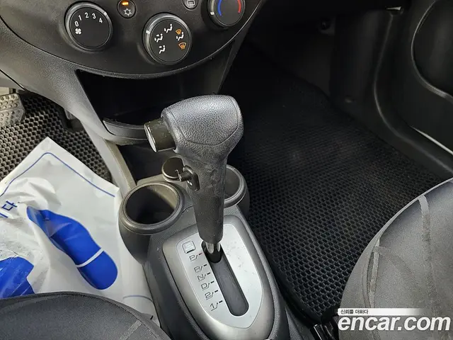 Chevrolet Spark 2012 1.0 автомат (гидро), миниатюра 10