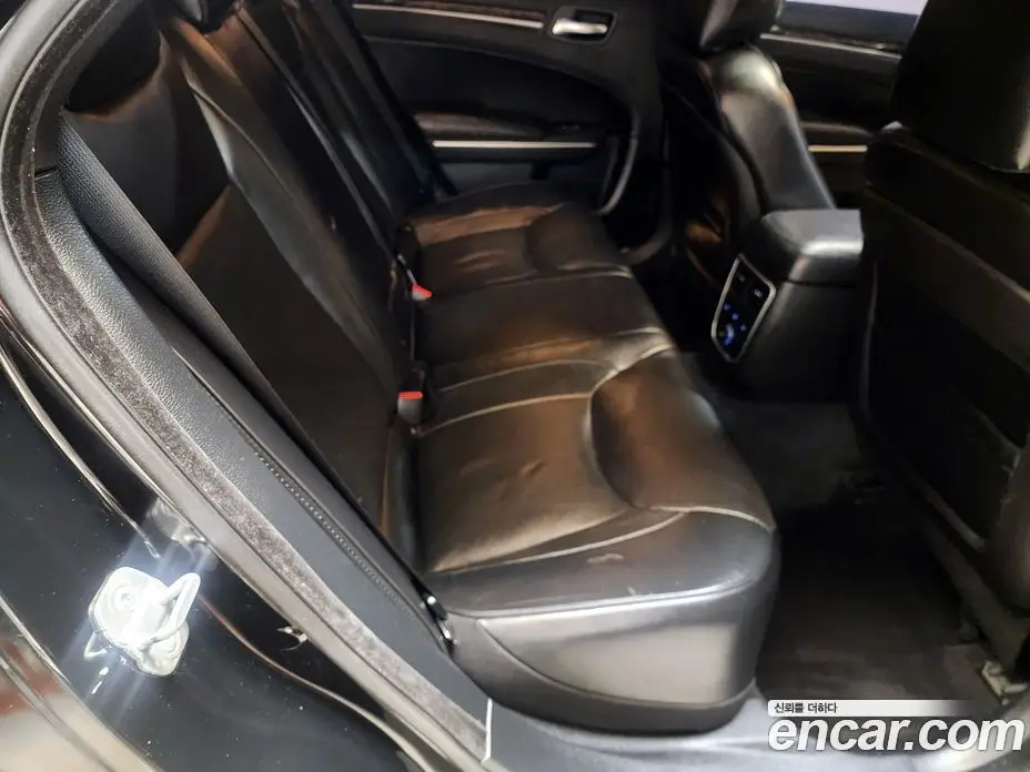 Chrysler 300C 2013 3.0 автомат (гидро), фото 13