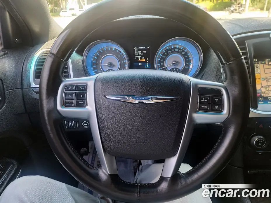 Chrysler 300C 2013 3.0 автомат (гидро), фото 10