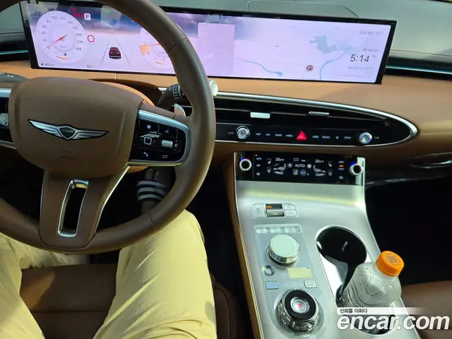 Genesis GV70 2025 2.5 автомат (гидро), миниатюра 3