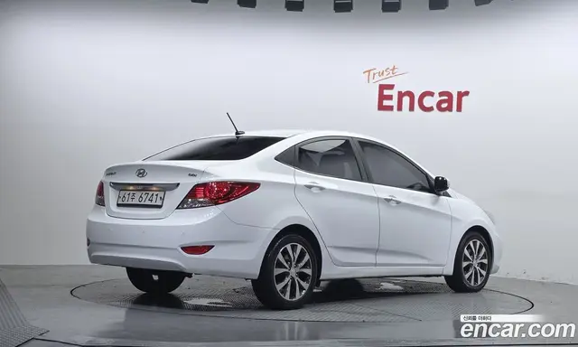 Hyundai Accent 2013 1.6 автомат (гидро), миниатюра 2