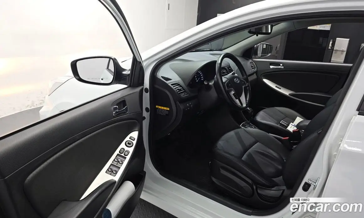 Hyundai Accent 2013 1.6 автомат (гидро), фото 13