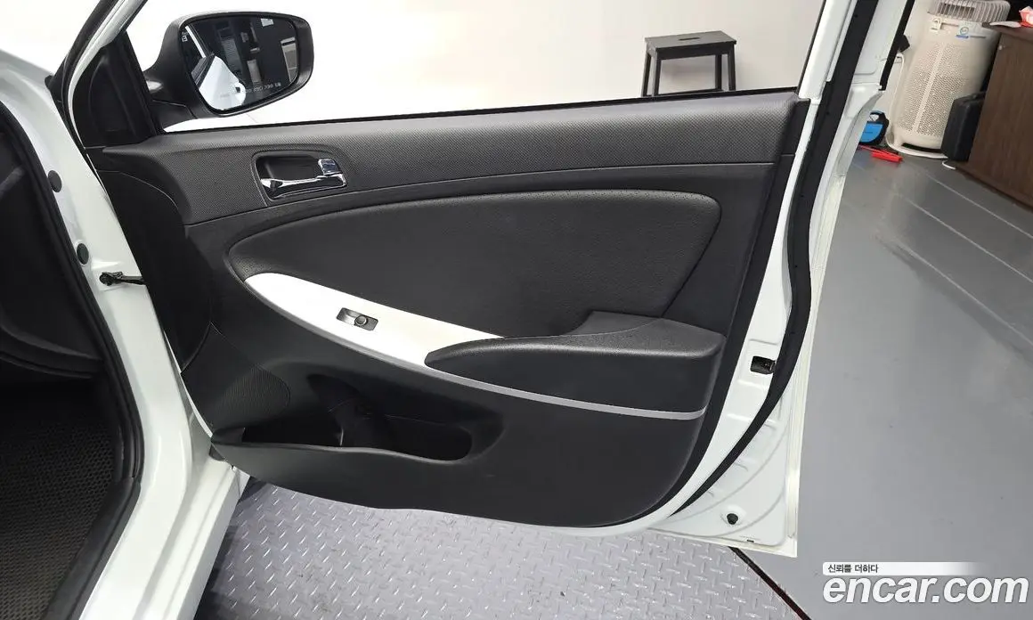 Hyundai Accent 2013 1.6 автомат (гидро), фото 14