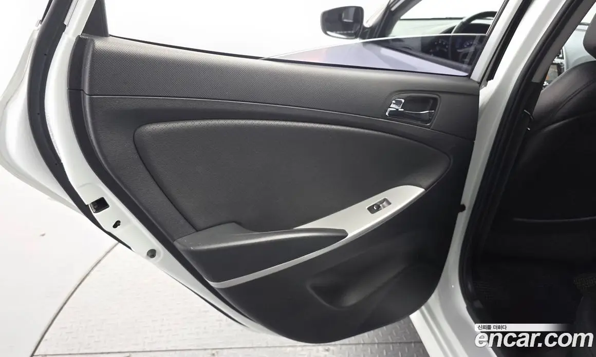 Hyundai Accent 2013 1.6 автомат (гидро), фото 15
