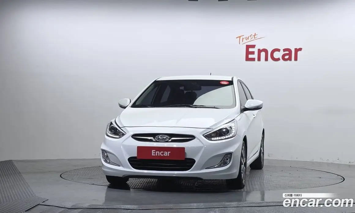 Hyundai Accent 2013 1.6 автомат (гидро), фото 3