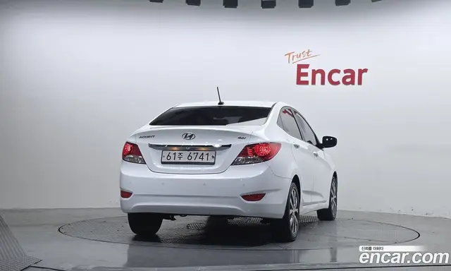Hyundai Accent 2013 1.6 автомат (гидро), миниатюра 4