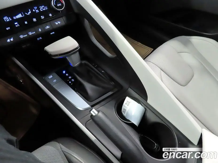 Hyundai Avante 2022 1.6 автомат (гидро), фото 13