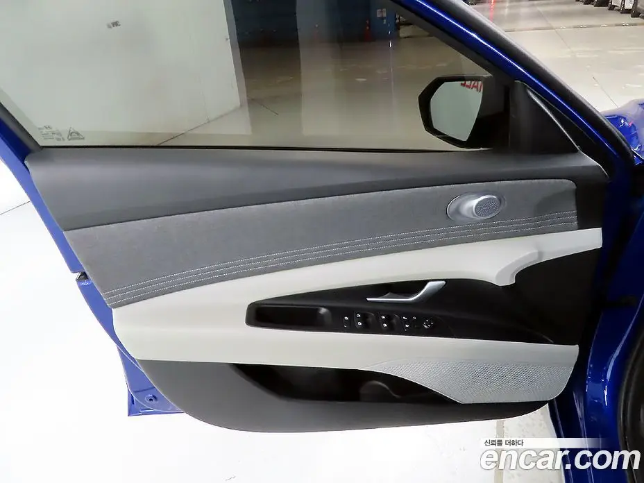 Hyundai Avante 2022 1.6 автомат (гидро), фото 14