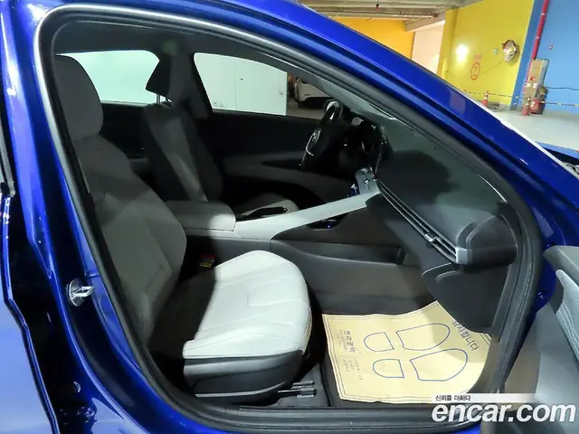 Hyundai Avante 2022 1.6 автомат (гидро), миниатюра 8