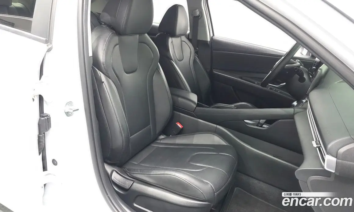 Hyundai Avante 2022 1.6 автомат (гидро), фото 18