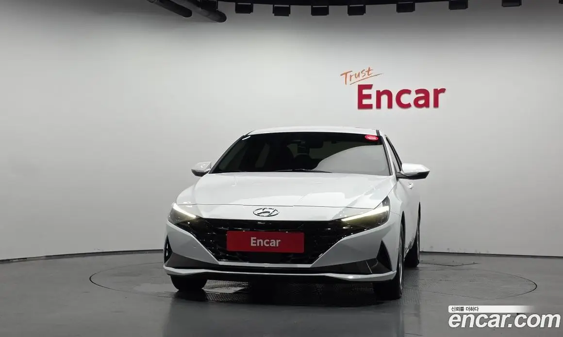 Hyundai Avante 2022 1.6 автомат (гидро), фото 3