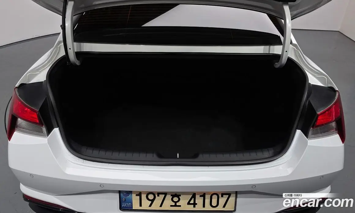 Hyundai Avante 2022 1.6 автомат (гидро), фото 27