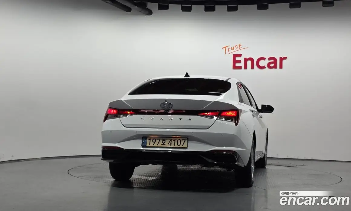 Hyundai Avante 2022 1.6 автомат (гидро), фото 4