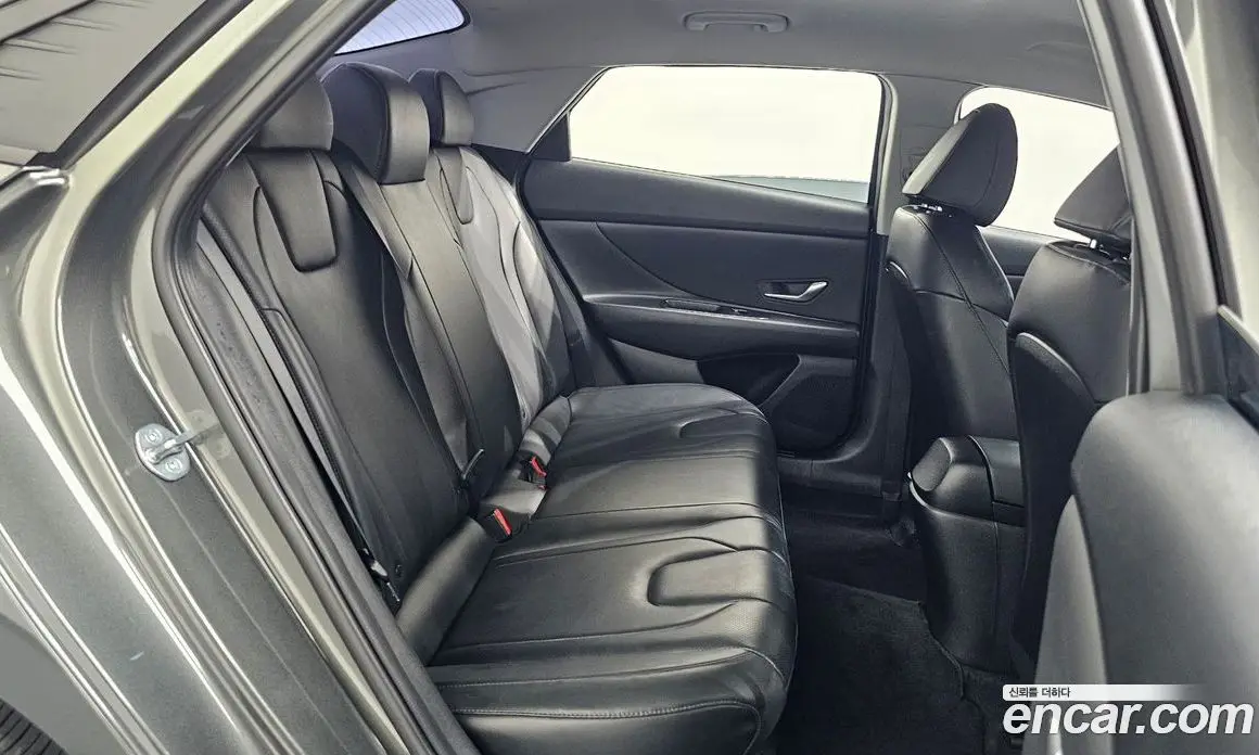 Hyundai Avante 2023 1.6 автомат (гидро), фото 18
