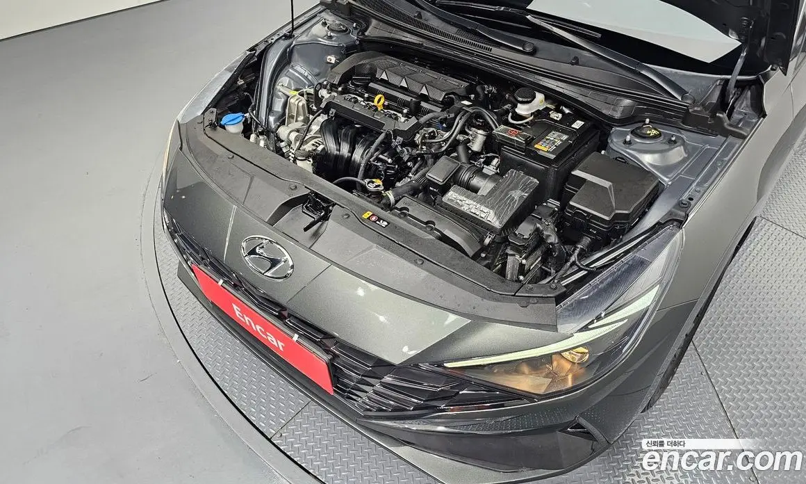 Hyundai Avante 2023 1.6 автомат (гидро), фото 6