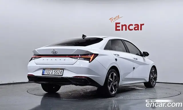 Hyundai Avante 2023 1.6 автомат (гидро), миниатюра 2