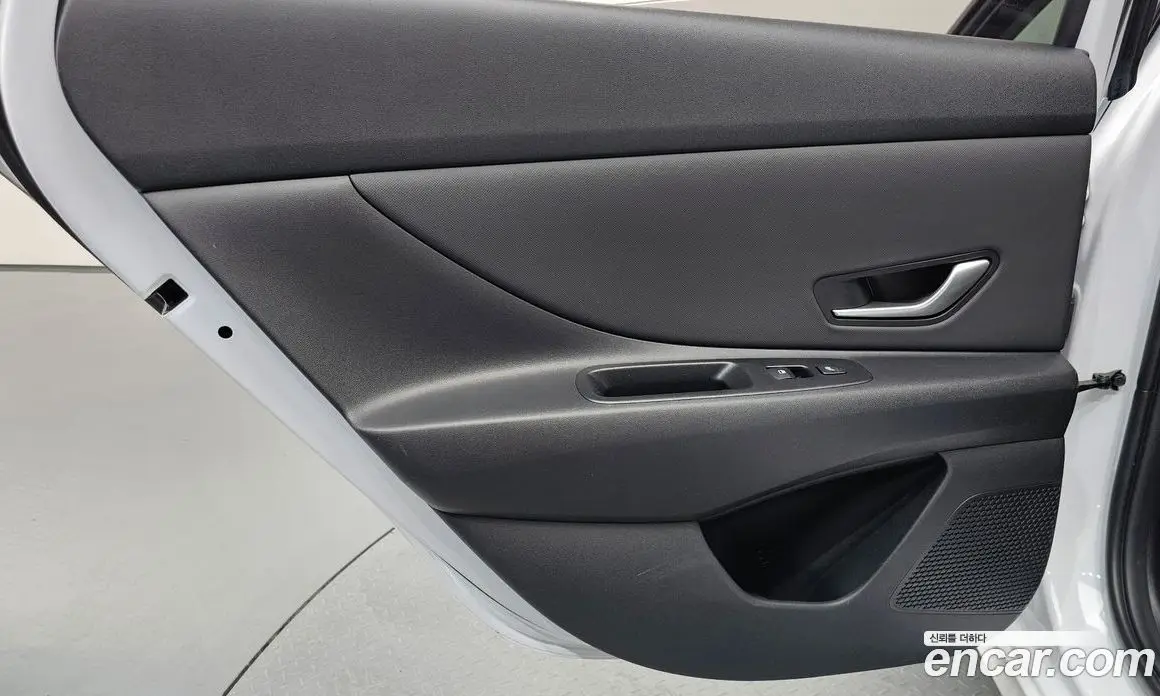 Hyundai Avante 2023 1.6 автомат (гидро), фото 15
