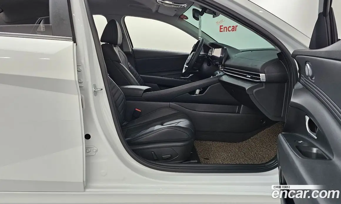 Hyundai Avante 2023 1.6 автомат (гидро), фото 16