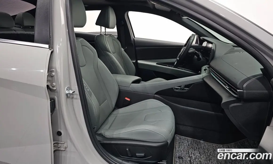 Hyundai Avante 2023 1.6 автомат (гидро), фото 17