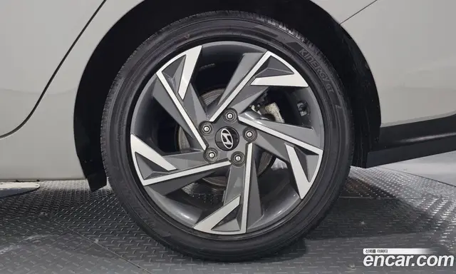 Hyundai Avante 2023 1.6 автомат (гидро), миниатюра 7